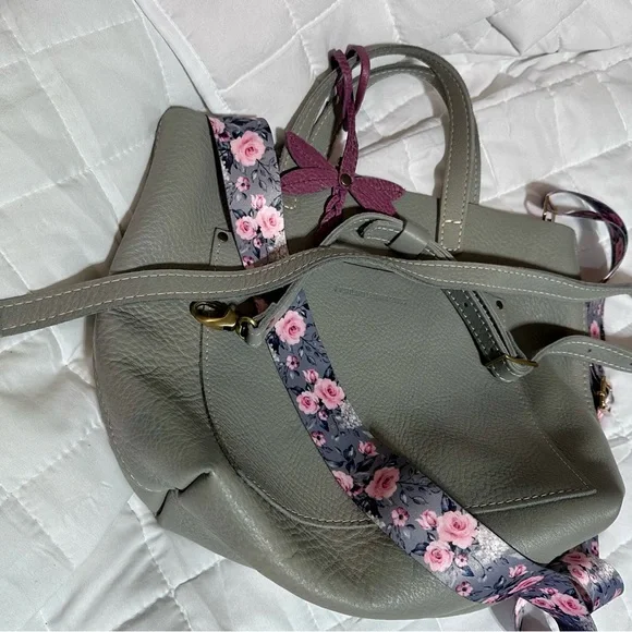 Portland Leather Nimbus medium crossbody with dragonfly and extra floral strap - Picture 7 of 7